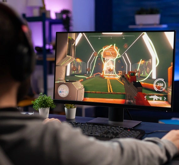 um menino jogando jogos eletrônicos